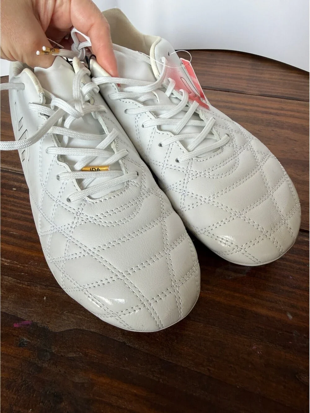 IDA White Quilted Soccer Cleats Size 8 Women's